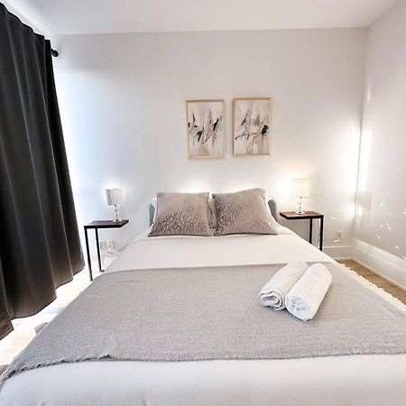 Elegant Suites - City Views, Lake View, Free Parking トロント エクステリア 写真