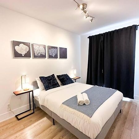 Elegant Suites - City Views, Lake View, Free Parking トロント エクステリア 写真