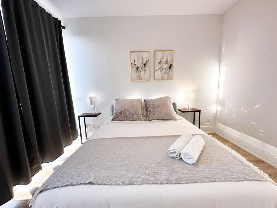 Elegant Suites - City Views, Lake View, Free Parking トロント エクステリア 写真